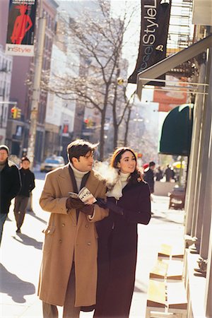 soho, new york - Couple Window Shopping Foto de stock - Con derechos protegidos, Código: 700-00160423