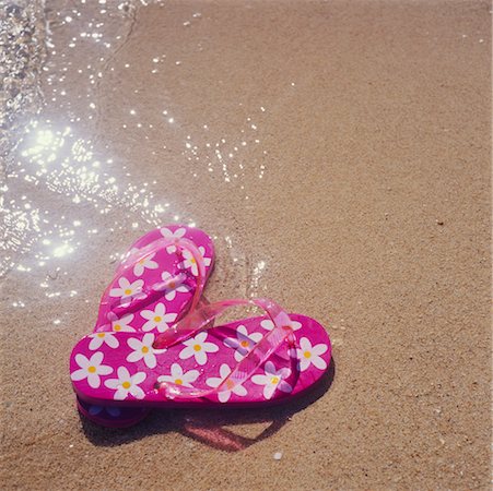 pink flip flops beach - Flip Flops on the Beach Stock Photo - Rights-Managed, Code: 700-00160709