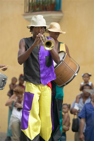 simsearch:700-07279532,k - Street Performers, Havana, Cuba Stock Photo - Rights-Managed, Code: 700-00160769