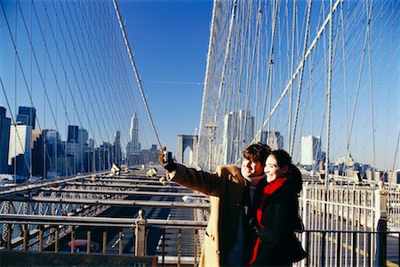 simsearch:700-00527046,k - Young Couple on Bridge Fotografie stock - Rights-Managed, Codice: 700-00160929