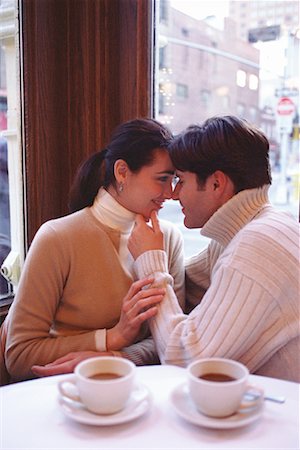 soho, new york - Couple in a Cafe Soho, New York, USA Foto de stock - Con derechos protegidos, Código: 700-00160950