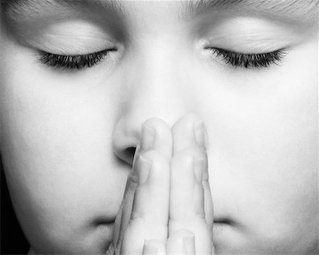 photos of little girl praying - Enfant priant Photographie de stock - Rights-Managed, Code: 700-00161301