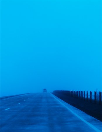 film dell'orrore - Eerie Road Fotografie stock - Rights-Managed, Codice: 700-00162129