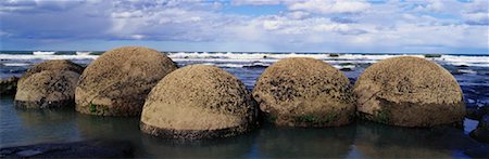 Moeraki Boulders sur plage Photographie de stock - Rights-Managed, Code: 700-00163001