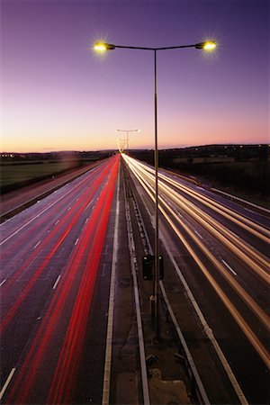 simsearch:700-03768718,k - Streaking Lights on Highway Foto de stock - Con derechos protegidos, Código: 700-00163509