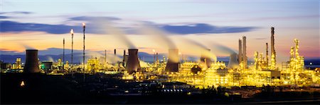 environmental issues petrochemicals - Petrochemical Refinery at Dusk Stock Photo - Rights-Managed, Code: 700-00163534