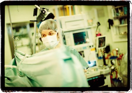 simsearch:700-00560480,k - Nurse in Operating Room Stock Photo - Rights-Managed, Code: 700-00177593