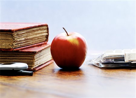 simsearch:700-00070679,k - Apple, Books, Cell Phone Stock Photo - Rights-Managed, Code: 700-00178842