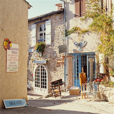 simsearch:862-03711345,k - Street Scene in Provence, France Foto de stock - Con derechos protegidos, Código: 700-00170116