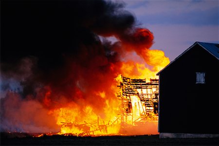 simsearch:649-05801818,k - House Fire Stock Photo - Rights-Managed, Code: 700-00170125