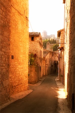 Narrow Alley, Assisi, Umbria Italy Foto de stock - Direito Controlado, Número: 700-00184075