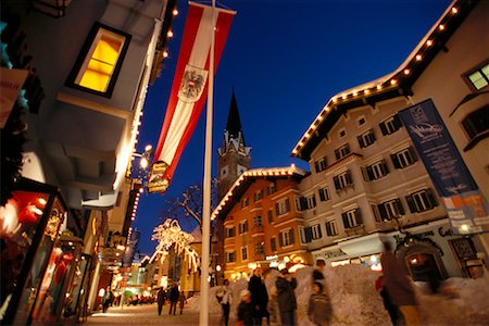 flag pole row - Street at Christmas Kitzbuhel, Tirol, Austria Foto de stock - Con derechos protegidos, Código: 700-00184614