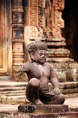 Statue im Tempel Banteay Srei, Kambodscha Stockbilder - Lizenzpflichtiges, Bildnummer: 700-00185210
