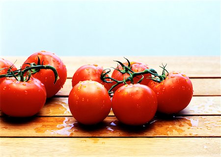 simsearch:700-00605469,k - Tomates sur la vigne Photographie de stock - Rights-Managed, Code: 700-00185646