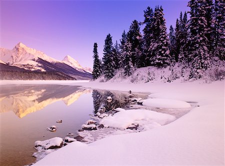 simsearch:700-00608962,k - Maligne Lake at Sunset Jasper National Park Alberta, Canada Foto de stock - Con derechos protegidos, Código: 700-00188828