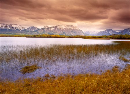 parque nacional waterton lakes - Maskinonge Lake Waterton National Park Alberta, Canada Foto de stock - Con derechos protegidos, Código: 700-00188848