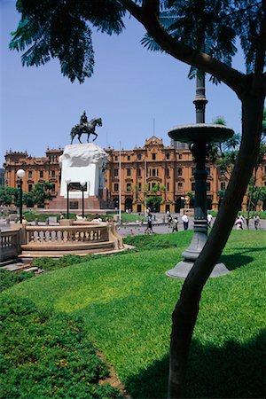 Plaza San Martin Lima, Peru Foto de stock - Con derechos protegidos, Código: 700-00189064