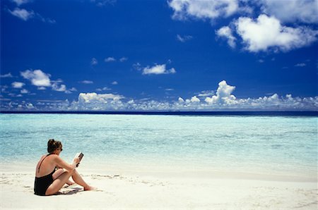 david nardini - Femme assise sur la plage Photographie de stock - Rights-Managed, Code: 700-00189711