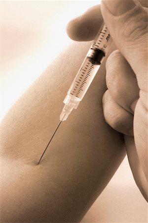 drogadicta - Injecting a Needle into Arm Foto de stock - Con derechos protegidos, Código: 700-00189960