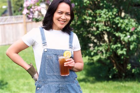 simsearch:700-01073642,k - Gardener Taking a Break Stock Photo - Rights-Managed, Code: 700-00181349