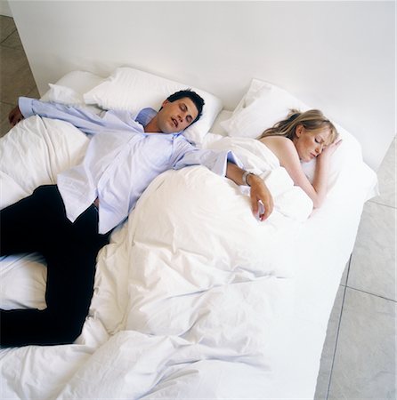 resaca - Couple in Bed Foto de stock - Con derechos protegidos, Código: 700-00194854