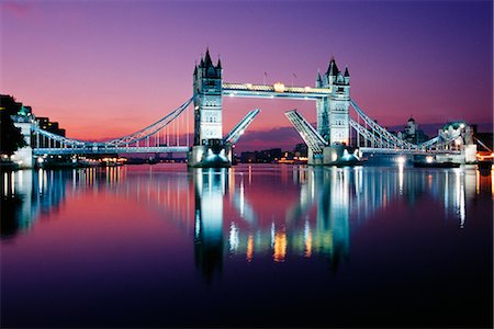 simsearch:700-00197866,k - Tower Bridge at Dawn London, England Foto de stock - Direito Controlado, Número: 700-00195782