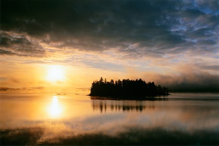 simsearch:622-06191470,k - Sunrise at Lake of Two Rivers Stock Photo - Rights-Managed, Code: 700-00195836