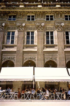 Café en plein air au Palais Royal, Paris, France Photographie de stock - Rights-Managed, Code: 700-00196175