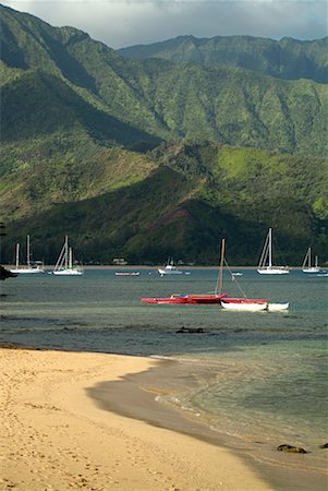 Plage et bateaux Princeville, Kauai, Hawaii, USA Photographie de stock - Rights-Managed, Code: 700-00196260