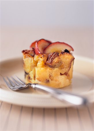 Brotpudding belegt mit Äpfeln Stockbilder - Lizenzpflichtiges, Bildnummer: 700-00196442