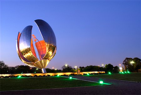 simsearch:614-03648599,k - Floralis Generica Buenos Aires, Argentina Fotografie stock - Rights-Managed, Codice: 700-00196567