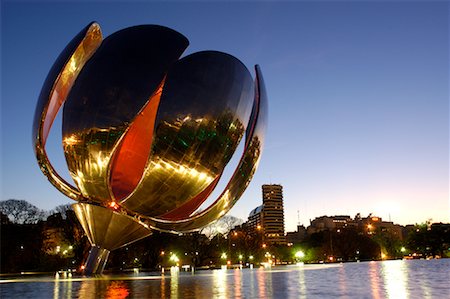 floralis generica - Floralis Generica, United Nations Plaza, Buenos Aires, Argentina Stock Photo - Rights-Managed, Code: 700-00197307