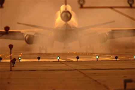 Airplane Landing Fotografie stock - Rights-Managed, Codice: 700-00197436