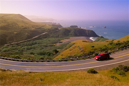 road landscape - Minibus sur la route côtière du Pacifique Coast Highway Californie, USA Photographie de stock - Rights-Managed, Code: 700-00199815