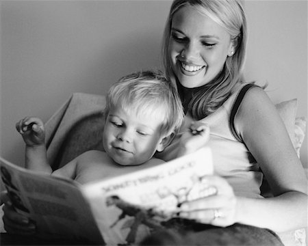 Mother Reading to Child Fotografie stock - Rights-Managed, Codice: 700-00199999