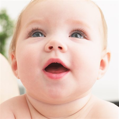 simsearch:700-00345119,k - Portrait d'un bébé Photographie de stock - Rights-Managed, Code: 700-00190275