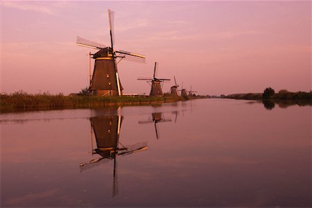 simsearch:649-07239644,k - Moulins de Kinderdijk crépuscule, Hollande Photographie de stock - Rights-Managed, Code: 700-00190319