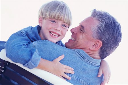 simsearch:700-00094091,k - Portrait of Father and Son Foto de stock - Con derechos protegidos, Código: 700-00190657