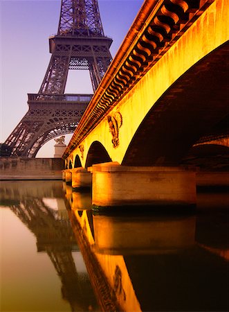 simsearch:841-03676935,k - La tour Eiffel et Pont d'Iéna Paris France Photographie de stock - Rights-Managed, Code: 700-00267835