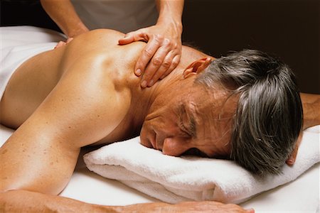 simsearch:700-02121367,k - Man Getting a Massage Foto de stock - Con derechos protegidos, Código: 700-00267983