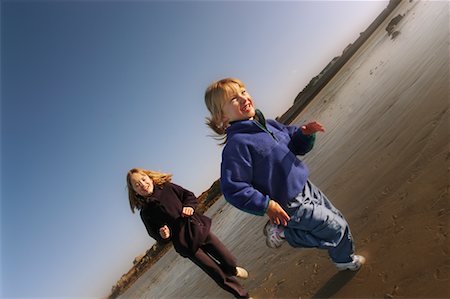 david nardini - Enfants qui courent sur la plage Photographie de stock - Rights-Managed, Code: 700-00268166