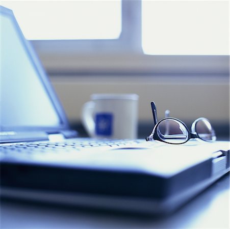 simsearch:700-00043891,k - Laptop and Glasses Stock Photo - Rights-Managed, Code: 700-00268974