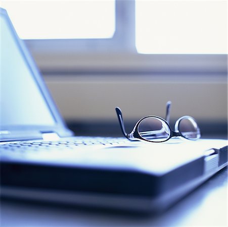 simsearch:700-00043891,k - Laptop and Glasses Stock Photo - Rights-Managed, Code: 700-00268973