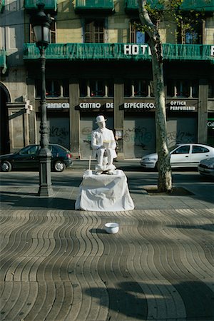 Human Statue by Street Barcelona Spain Foto de stock - Direito Controlado, Número: 700-00269633