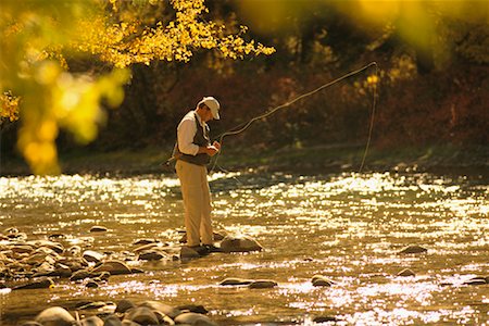 simsearch:622-02913468,k - Man Fishing Foto de stock - Con derechos protegidos, Código: 700-00269932