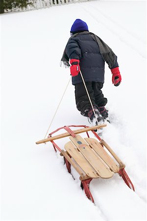 simsearch:700-01788501,k - Child with Sled Stock Photo - Rights-Managed, Code: 700-00274731