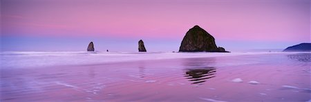 simsearch:700-00040862,k - Haystack Rock, Cannon Beach Oregon, USA Stock Photo - Rights-Managed, Code: 700-00274855
