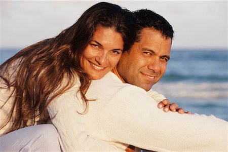 simsearch:700-00197704,k - Couple Outdoors Stock Photo - Rights-Managed, Code: 700-00274999