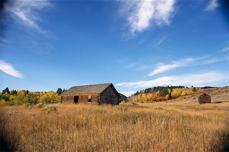 Barn in Field Big Hole Mountains Idaho Foto de stock - Con derechos protegidos, Código: 700-00270077