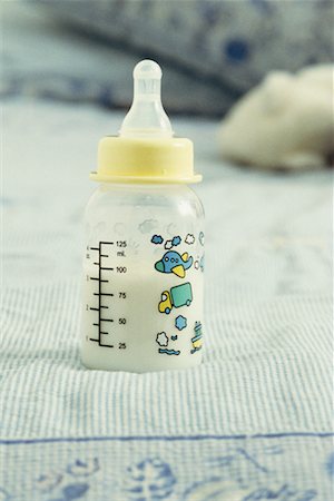 simsearch:600-03865092,k - Baby Bottle Stock Photo - Rights-Managed, Code: 700-00270141